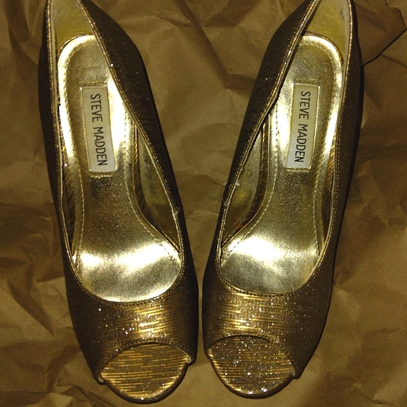 L@@K! Super Sexy Brand New STEVE MADDEN Metallic Sparkle Gold Peep Toe ELSI heel - Picture 6 of 16